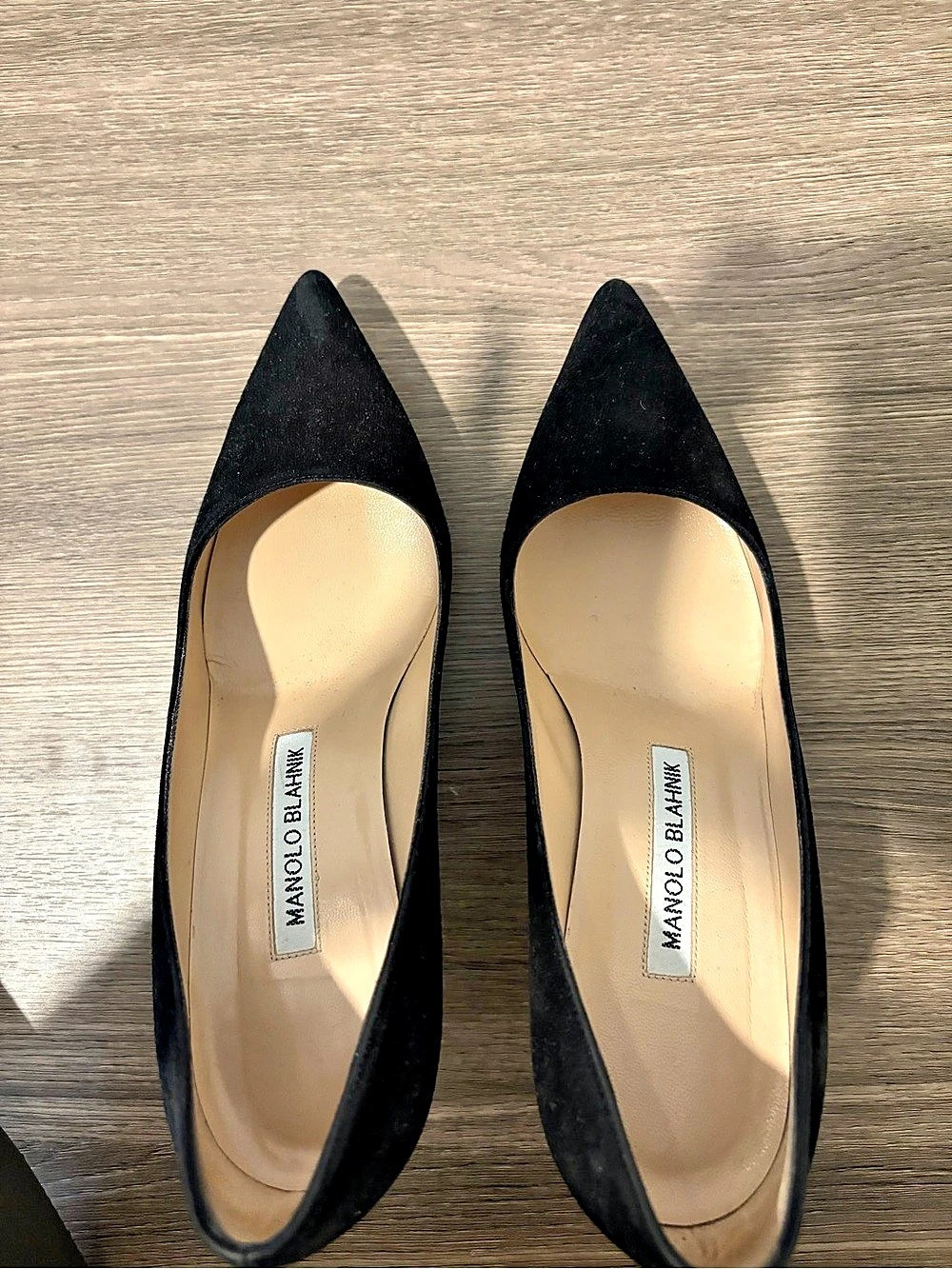 Manolo Blahnik BB Suede Pumps Black